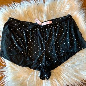 NWT- Victoria Secret Sleepwear Black/ White Polka Dots Size Large